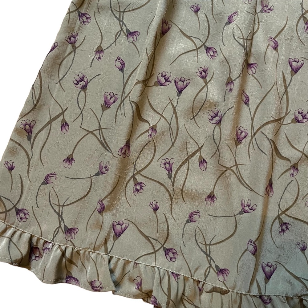Dainty floral spring mini dress - Picture 2 of 5